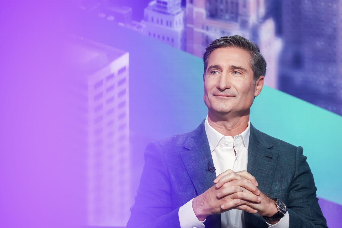 Magic Ceo Starbucks’ $100 Million CEO Can't Repeat Chipotle Stock Magic - JBizNews