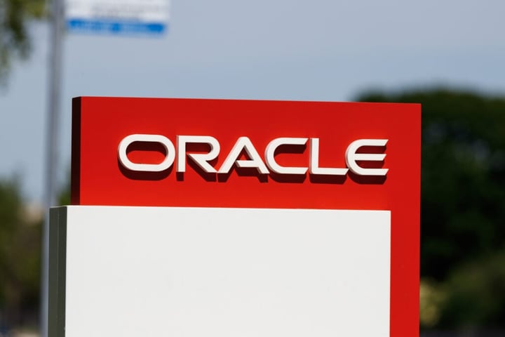What’s Going On With Oracle Stock Today?