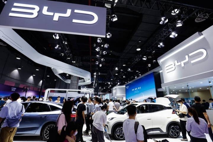 Tesla Rival BYD’s Hong Kong Shares Surge Amid Overseas Sales Boost: Report