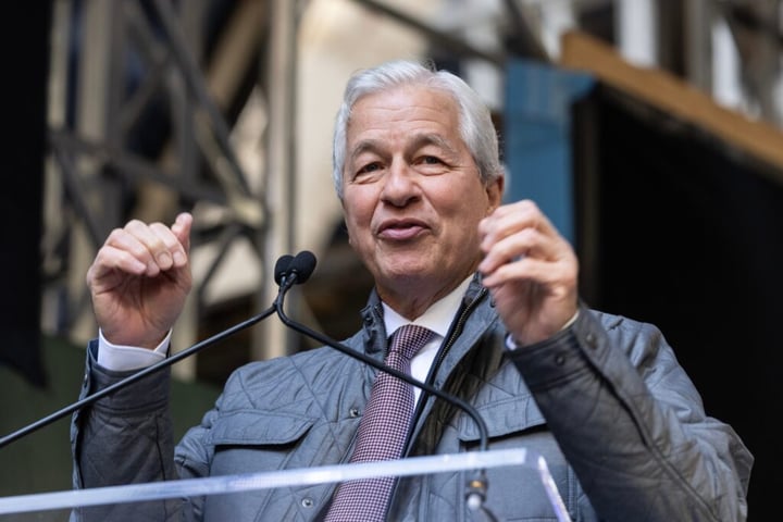 Jamie Dimon Warns Markets Won’t Calm Until Iran Conflict Ends