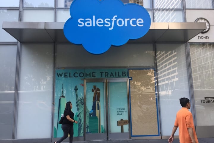 Salesforce Lands DoL Deal To Power AI Agent ‘DOLA’ For 24/7 Worker Support