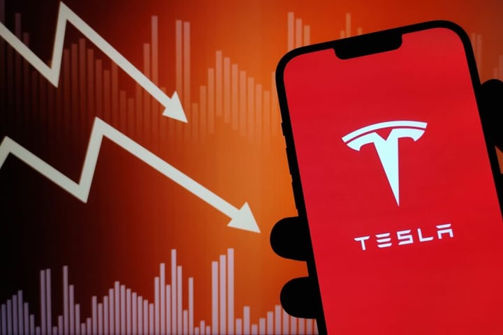 Tesla In Talks To Purchase $2.9 Billion Worth Of Solar Equipment From Chinese Suppliers: Report