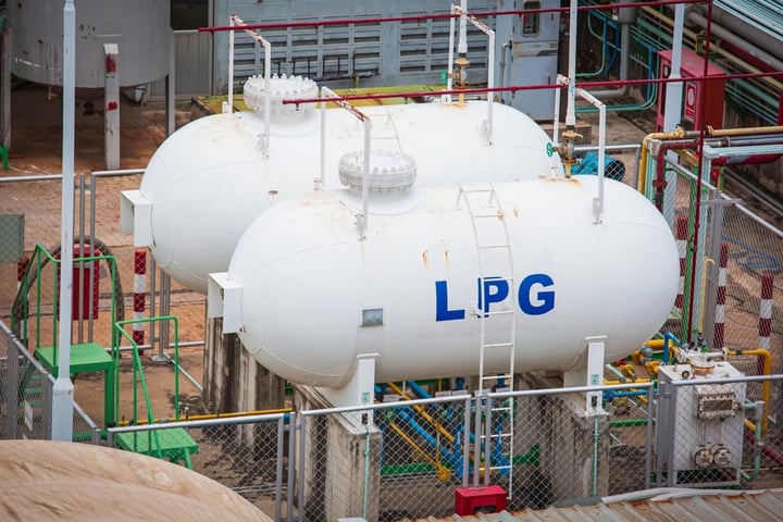 What’s Going On With Dorian LPG Stock Friday?