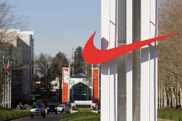 Why Is Nike Stock Falling Thursday?