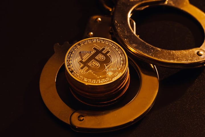 Bitcoin Is 2 Bets For The Price Of 1, Bitwise Says: Here’s What That Means
