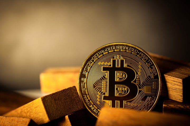 Bitcoin, Ethereum, XRP, Dogecoin Consolidate As Markets Wait For Middle East News