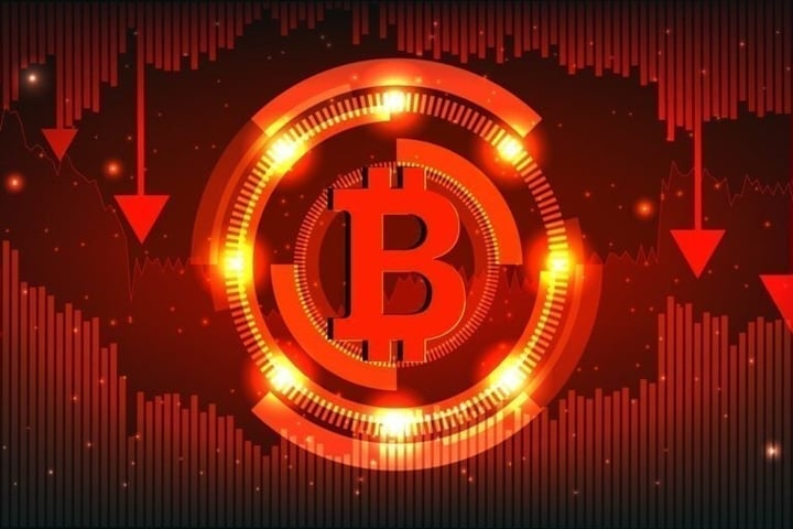Bitcoin At $76,000 As Ethereum, XRP, Dogecoin Dip 2% On ETF Outflows