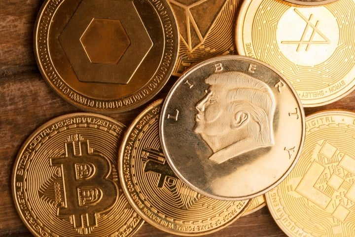 President Trump To Speak At Meme Coin Event As TRUMP Token Collapses 95%