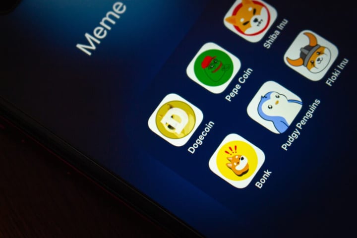 Dogecoin, Shiba Inu Holders Move Over $300M From Robinhood: What Do They Know?