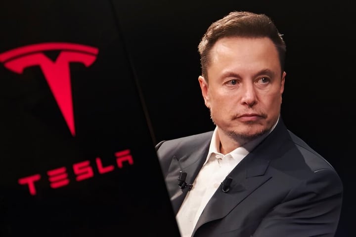 TSLA Stock Bull Run Ahead? Eric Jackson Says Signal That Preceded Tesla’s Biggest Runs Has Fired Again