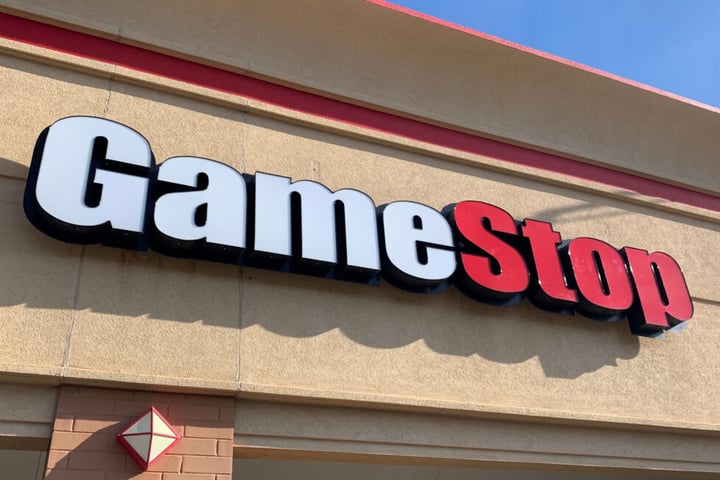 Big Short Steve Eisman Says It’s ‘Not Compelling’ To Bet On GameStop Despite Cash Pile Swelling To $9 Billion