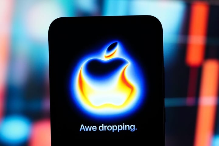 Apple’s Incoming CEO John Ternus To Face ‘Turbulent’ Seas Over iPhone Maker’s AI and Innovation Gap, Analysts Warn