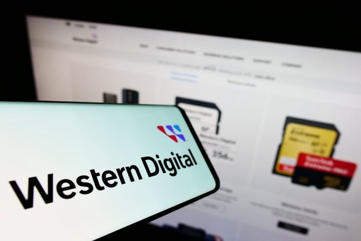 What’s Going On With Western Digital Stock Thursday?