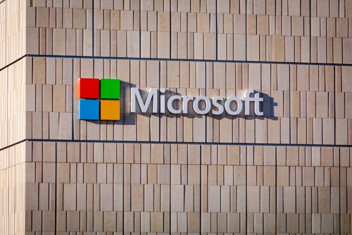 Microsoft Taps Building Trades Union Network To Push AI Literacy