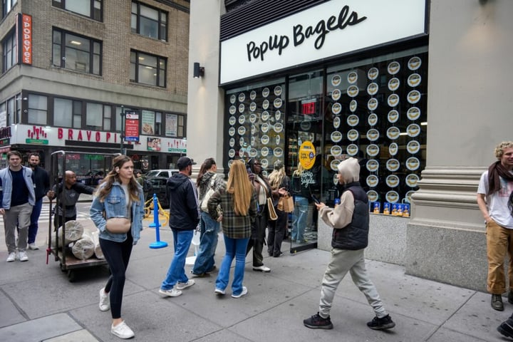 This Viral Bagel Chain Could Be Worth $300 Million After Tiger Global’s Bet