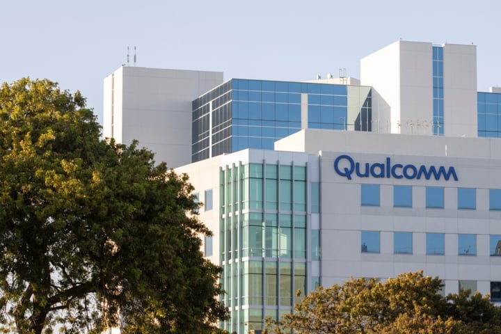 What’s Going On With Qualcomm Stock Today?