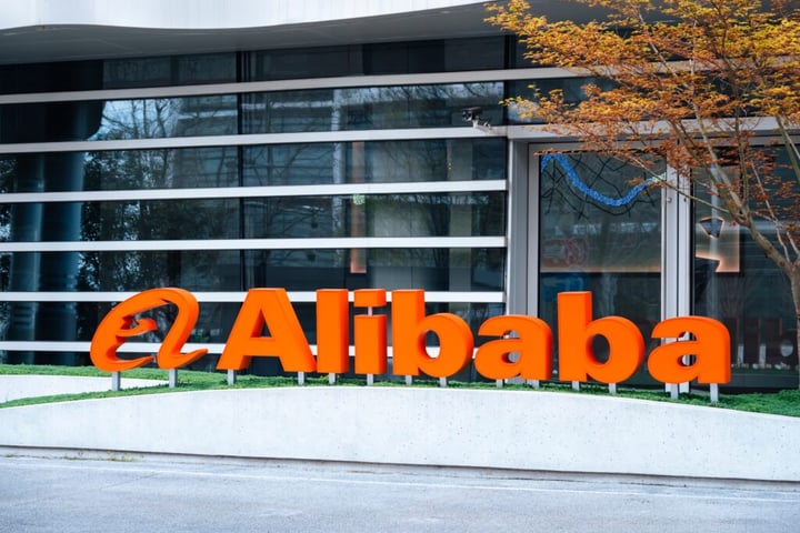 Alibaba Stock’s 15% Dip Creates Value Opportunity Amid Aggressive AI Push
