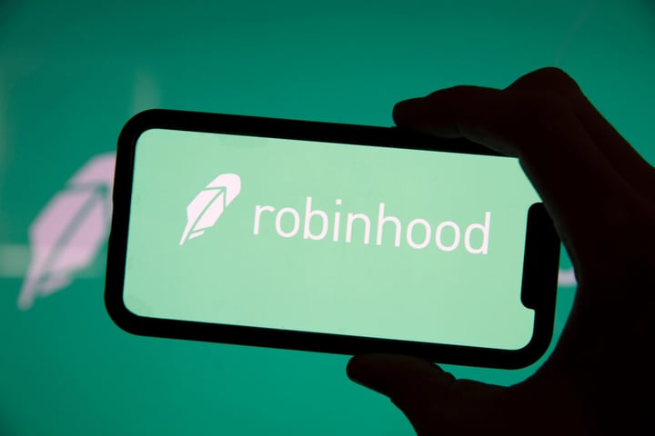 Robinhood Q1 Highlights: Double Miss, Prediction Contracts Hit Record 8.8 Billion, Tapped For Trump Accounts