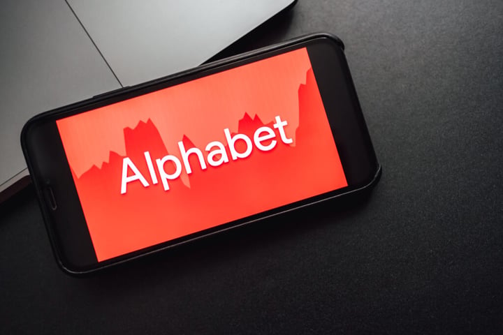 Alphabet Gets Street Backing As Cramer Doubles Down On $400 Target