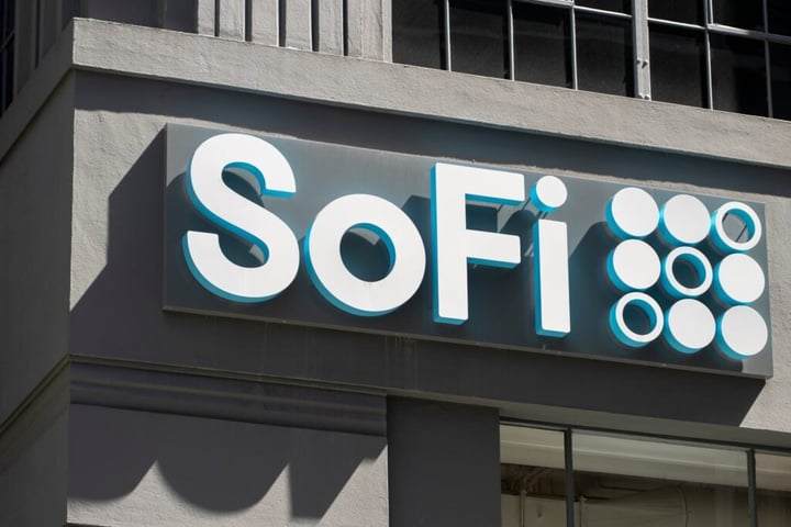 What’s Going On With SoFi Technologies Stock Today?