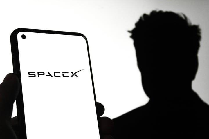 Elon Musk To Retain Dominant Voting Power In SpaceX Post-IPO, Buys $1.4 Billion Worth Of Shares: Report