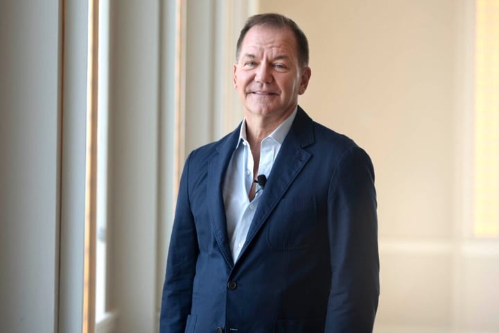 Paul Tudor Jones Warns Of Nearly 35% Market Crash Amid ‘Over-Equitized’ Economy: ‘The Problem Is…’