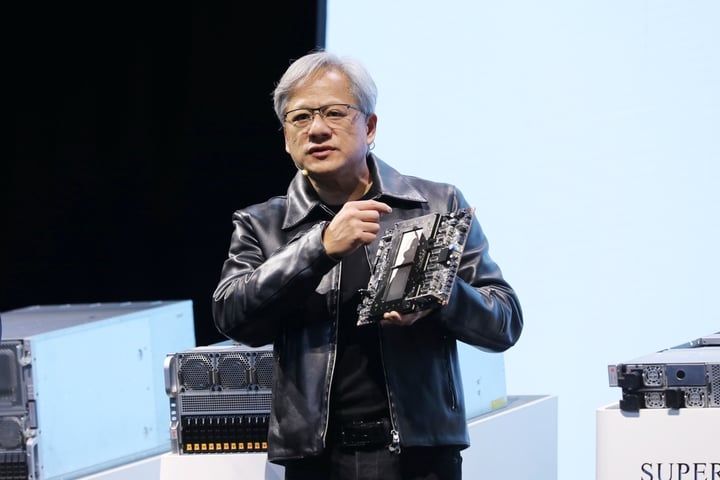 Nvidia Tops $5 Trillion Market Cap As AI Boom Lifts Intel, AMD And Chip Stocks: ‘Own It, Don’t Trade It,’ Says Jim Cramer