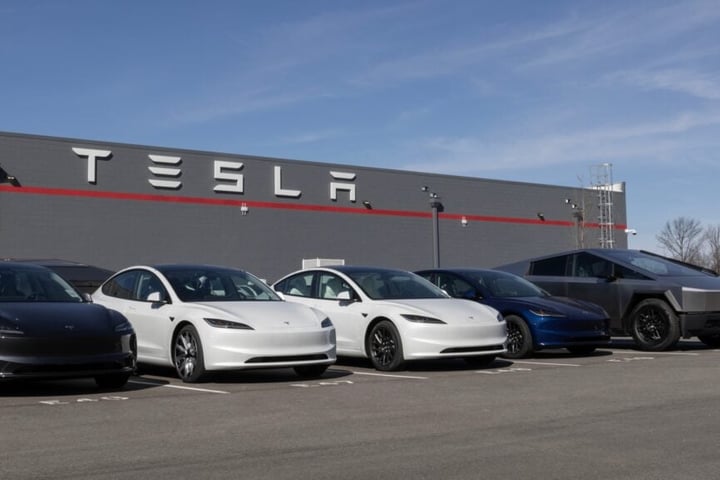 This Tesla Analyst Is No Longer Bearish; Here Are Top 5 Upgrades For Tuesday