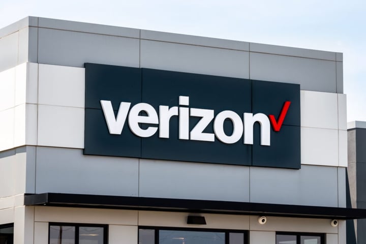 Verizon, Domino’s Pizza And 3 Stocks To Watch Heading Into Monday