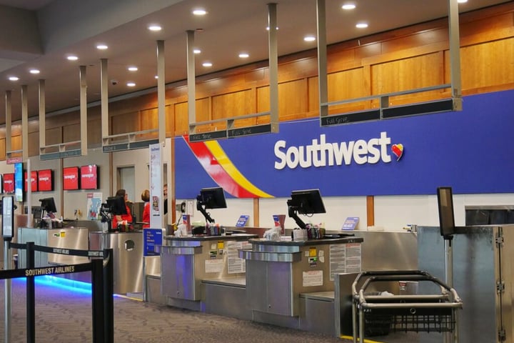 This Southwest Airlines Analyst Is No Longer Bearish; Here Are Top 4 Upgrades For Friday