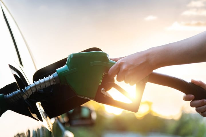 Gasoline Tops $4.2 Amid Iran War: UGA ETF Surges As Oil Crosses $100