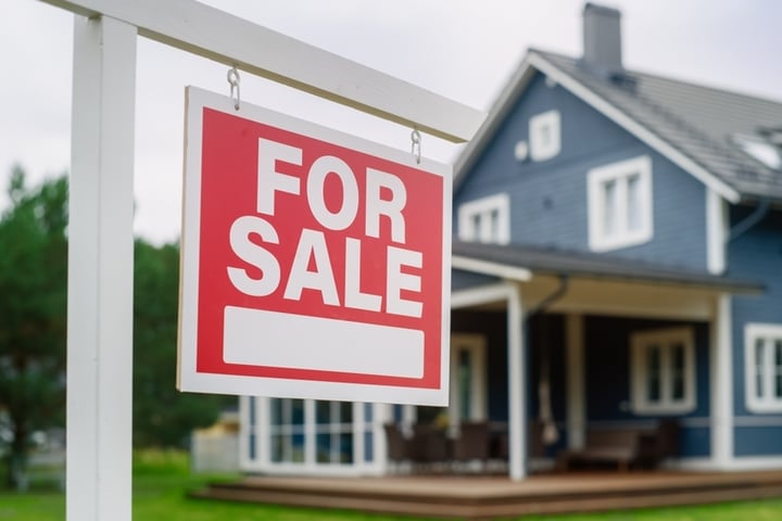 Real Home Prices Plunge To Lowest Level Since 2014: Are Luxury Sales ‘Inflating’ Data?