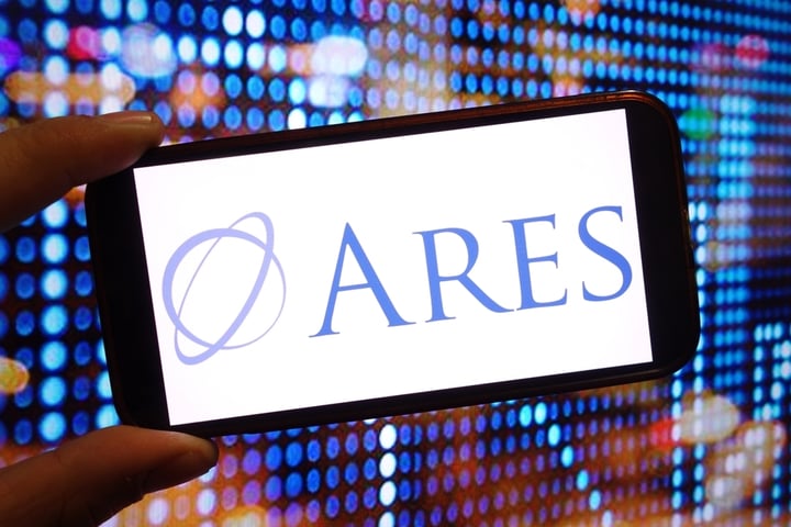 Turbulent Markets, Bullish Bets: Ares Bags Record $30 Billion In Q1