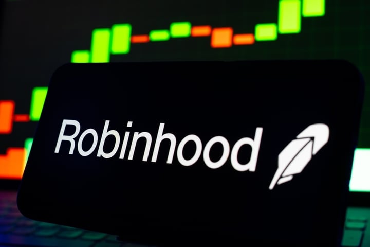 Robinhood’s New Playbook: Why Cathie Wood’s Ark Invest Calls Gold Tier The Next Amazon Prime