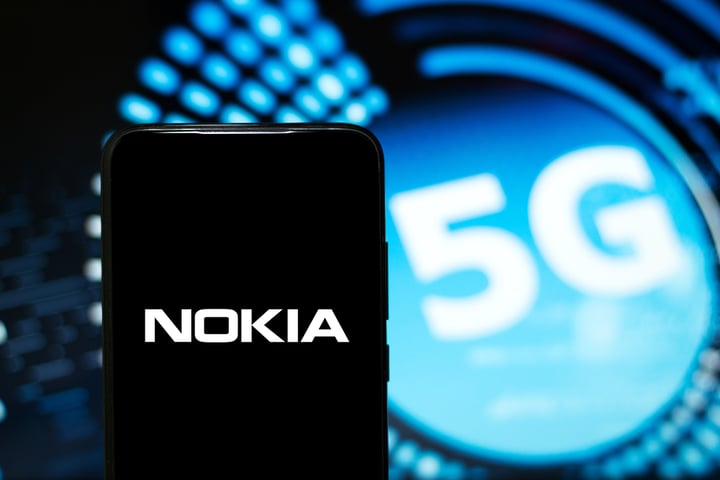 What’s Going On With Nokia Stock Today?