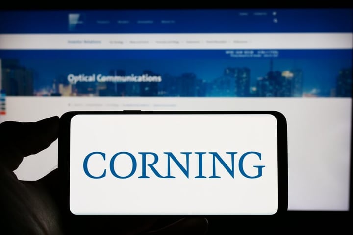 Why Is Corning Stock Gaining Today?