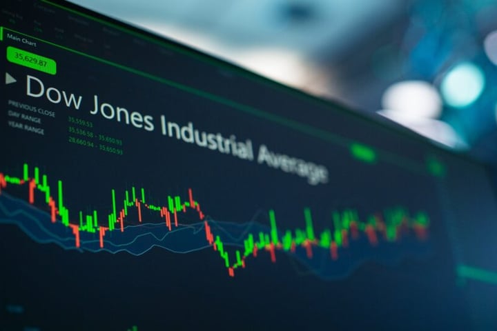 Dow Jumps Over 1%; Disney Posts Upbeat Earnings