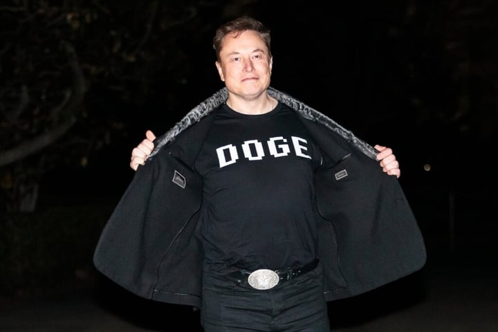 Elon Musk Says ‘Insane’ They Found 14 ‘Magic Money Computers’ in the Government That Send Money Out of ‘Nothing’ — But ‘It’s 80% Incompetence…’