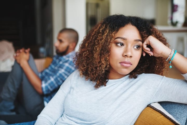 She Followed Her Grandma’s Advice And Kept Finances Separate. Now She’s Upset After Finding Out Her Husband Of 10 Years Was Making More Money