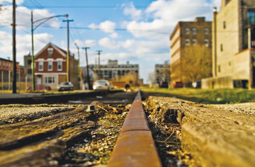Railroad Track in downtown Chicago: Growing up on the South Side, Sinise &lsquo;ran a little wild.&rsquo; (credit: SHUTTERSTOCK)