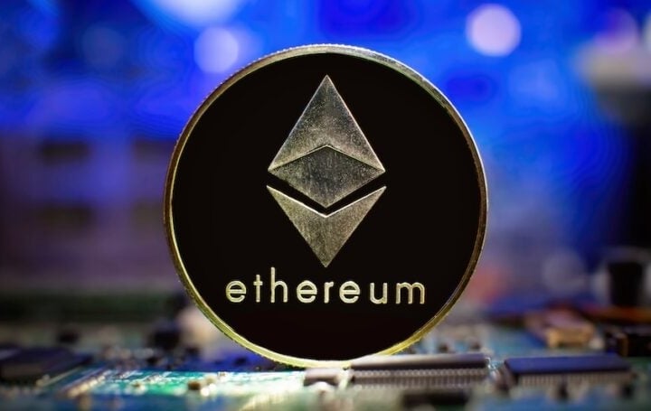 ETH Continues To Underperform XRP, Zcash: Now Even Its Superfans Are Losing Hope