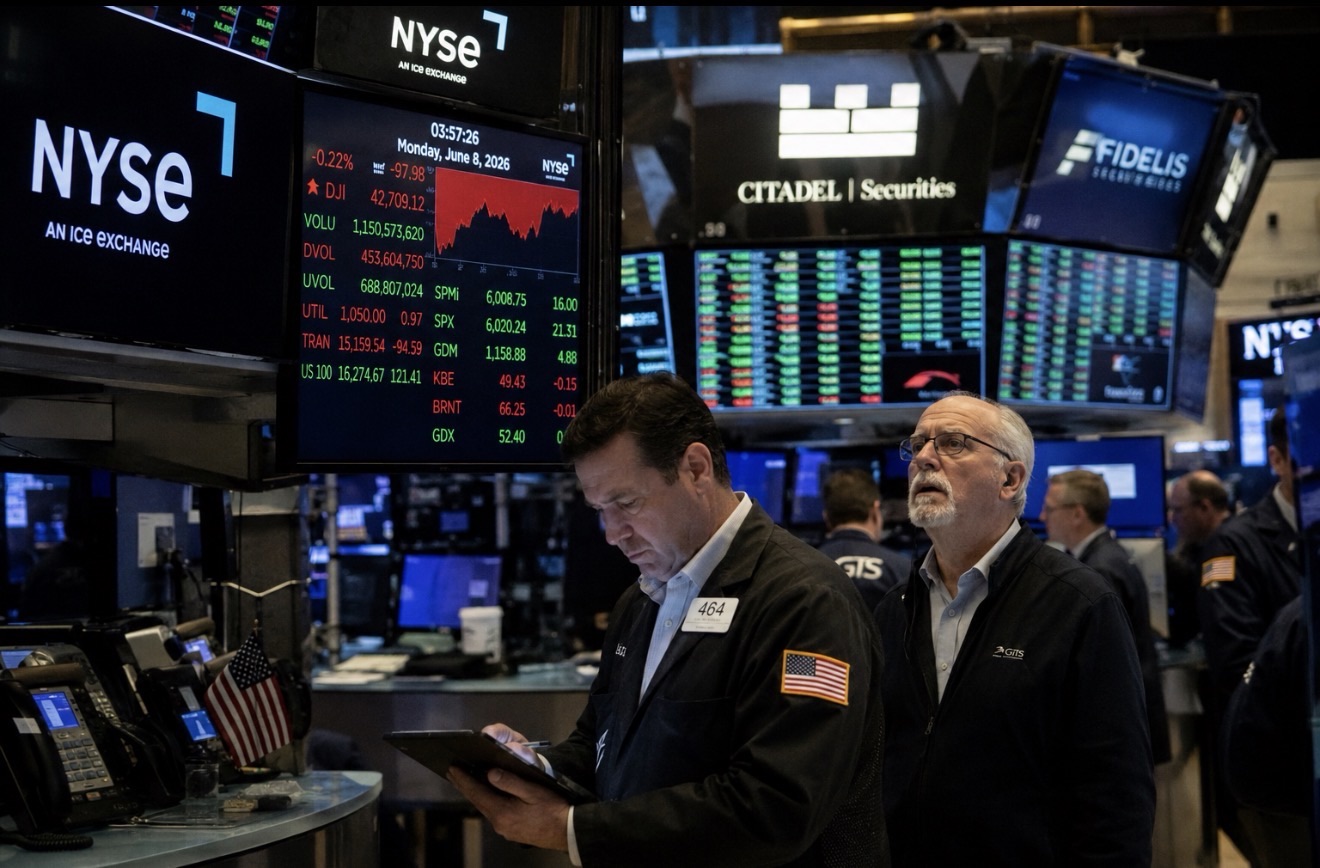 Chip Stocks Rebound as Amazon-Corning Deal Creates 1,000 U.S. Jobs