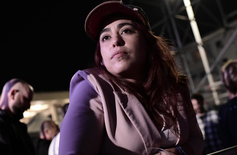  Former hostage Ilana Gritzewsky attends a rally against Prime Minister Benjamin Netanyahu and his government, at Habima Square, April 7, 2025. (credit: TOMER NEUBERG/FLASH90)