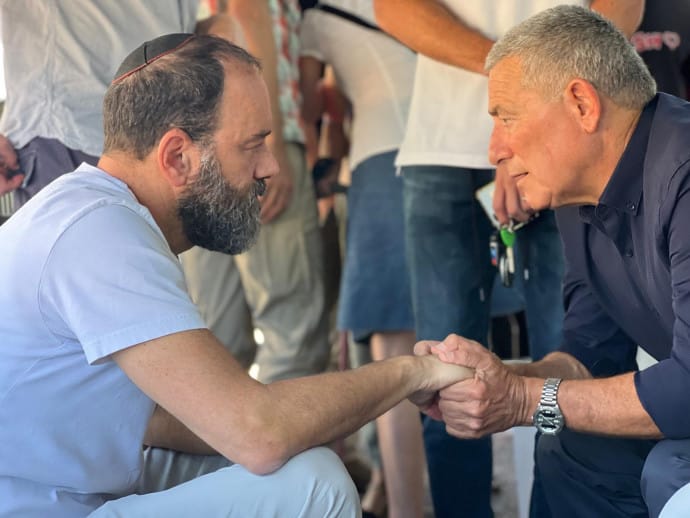 ALMOG VISITING JONATHAN POLIN at shiva observances for son, hostage Hersh Goldberg-Polin, murdered by Hamas in 2024. (Credit: THE JEWISH AGENCY)