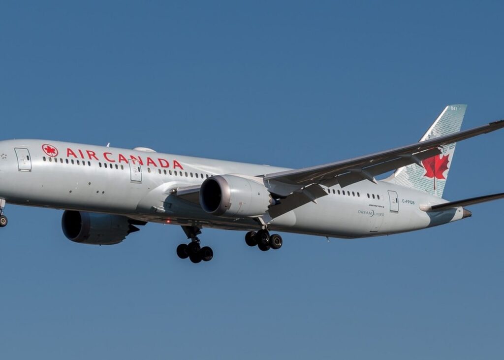 Air Canada Boeing787-9 BriYYZ CC BY-SA2.0 cropped