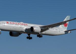 Air Canada Boeing787-9 BriYYZ CC BY-SA2.0 cropped