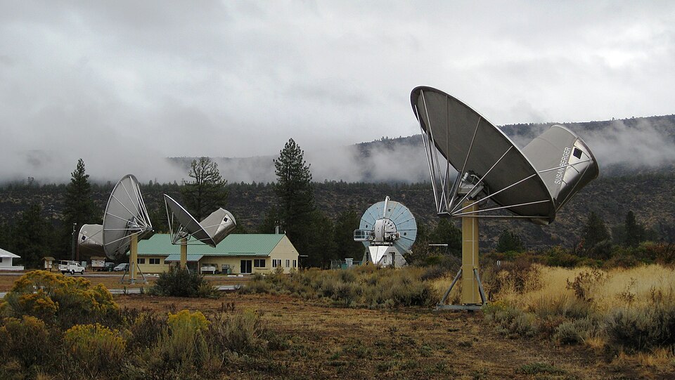 Allen Telescope Array in October 2010. Archive photograph, not current AI equipment.