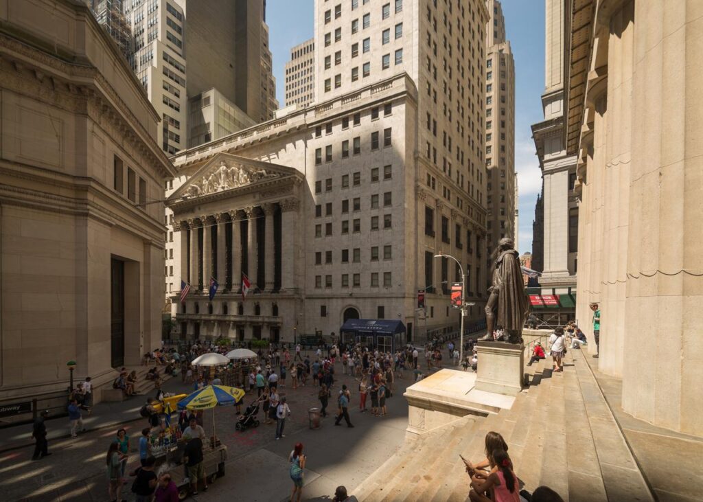 New York Stock Exchange and Federal Hall Arild Vagen CC BY-SA4.0 cropped