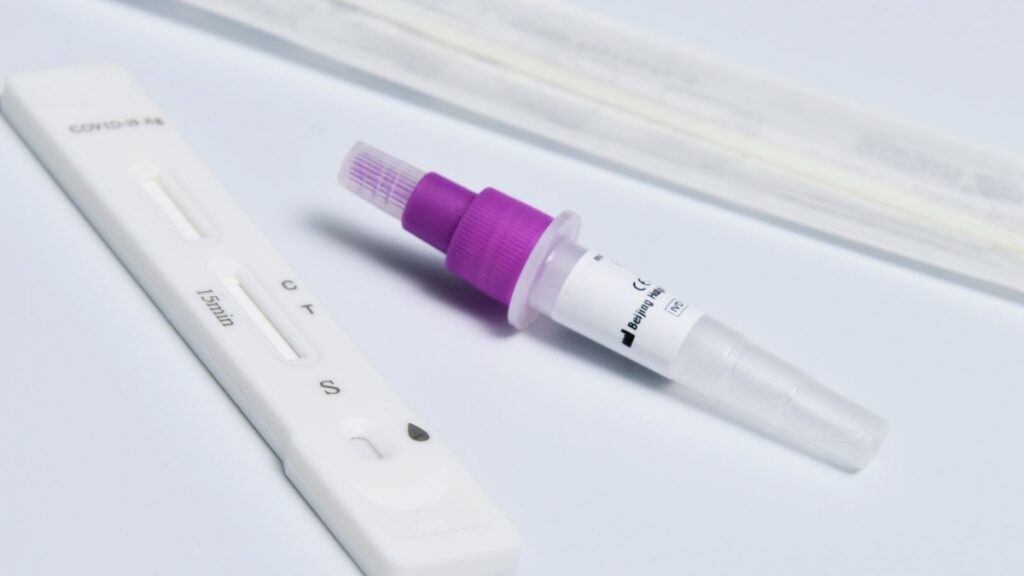 Illustrative archive photograph of a COVID-19 rapid test, not evidence from the case.
