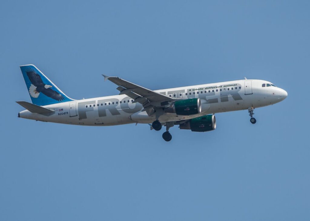Frontier Airbus A320 Ron Vandulek CC BY-SA3.0 cropped
